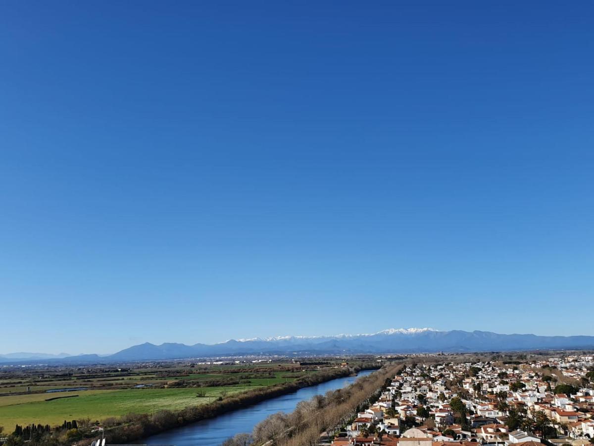 Les Couchers De Soleil A Empuriabrava Bagian luar foto