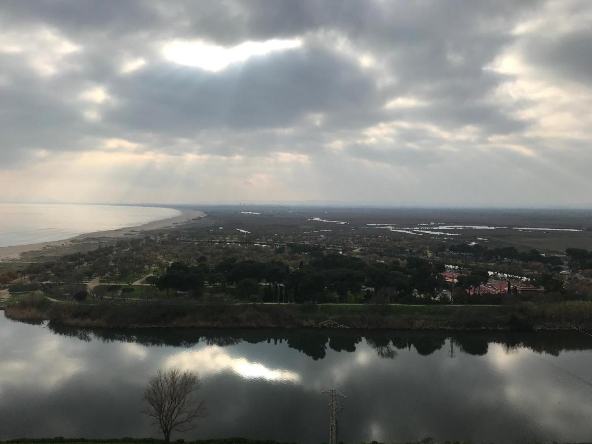 Les Couchers De Soleil A Empuriabrava Bagian luar foto